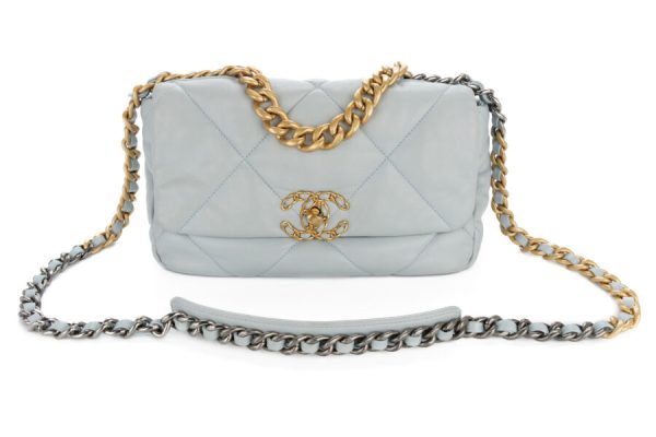 Chanel 19 Medium Baby Blue Goatskin Mixed Gold Hardware - Image 2